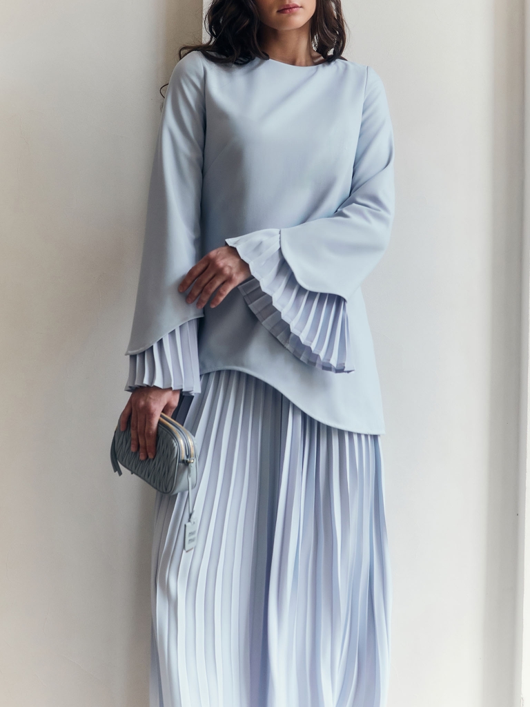 Maxi dress with pleated details