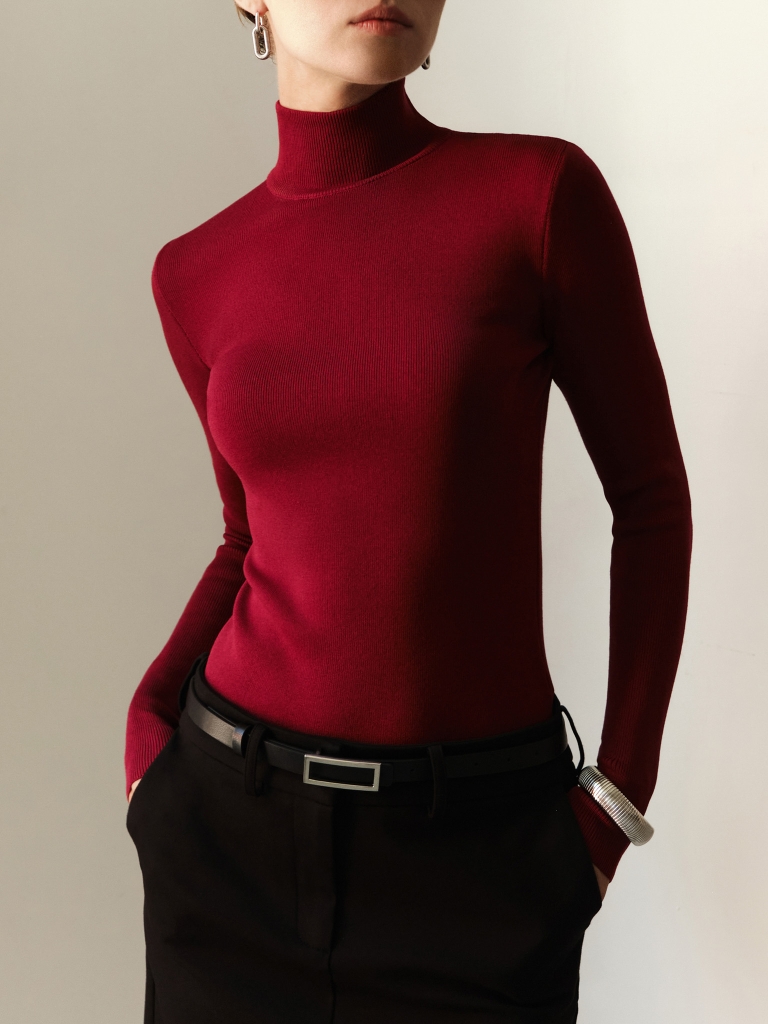 Dzianinowy golf z wysokim kołnierzykiem