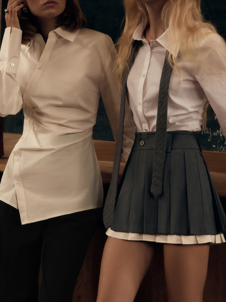 Mini pleated skirt with contrasting bottom edge