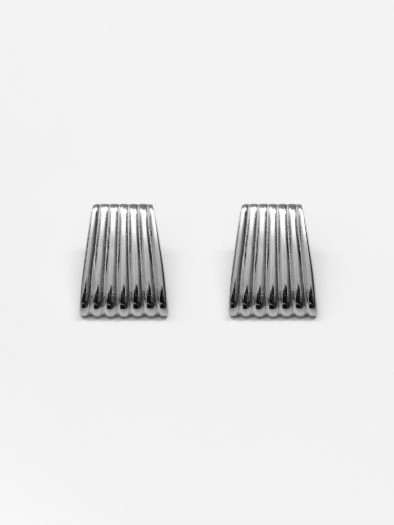 Trapezoidal stud earrings in textured metal