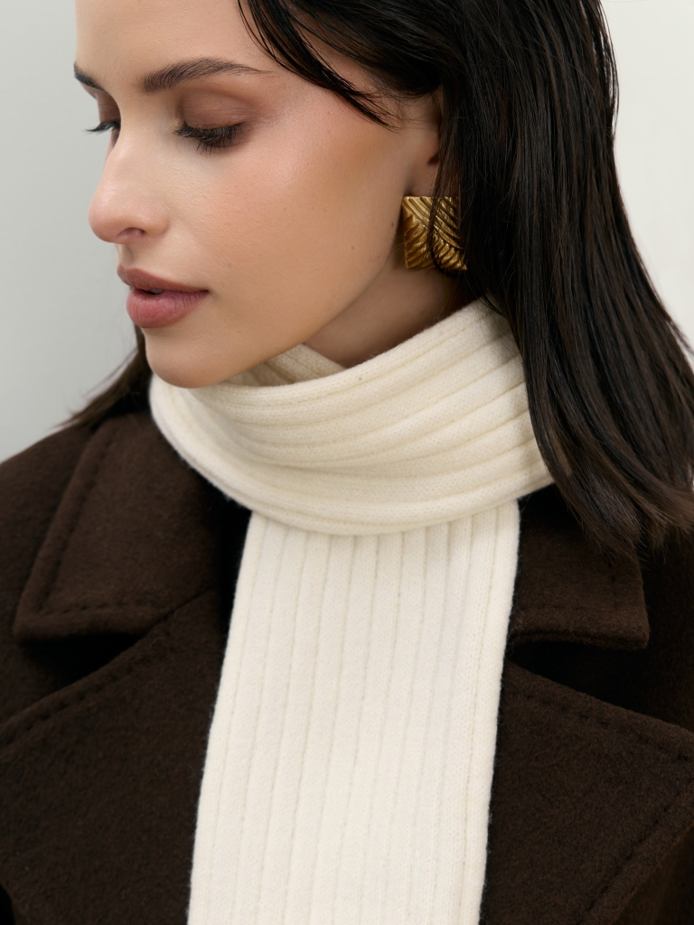 Long ribbed scarf