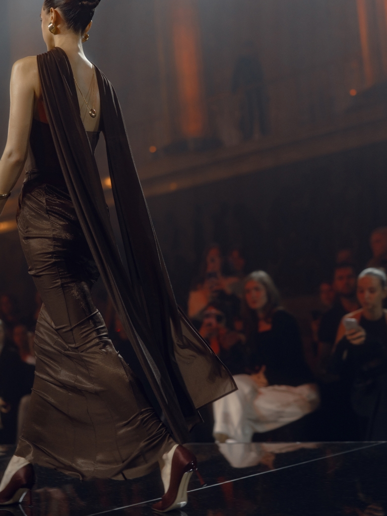 Long shawl in lightweight fabric