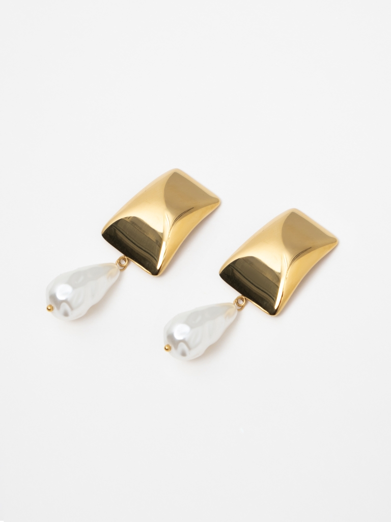 Rectangular earrings with pearls