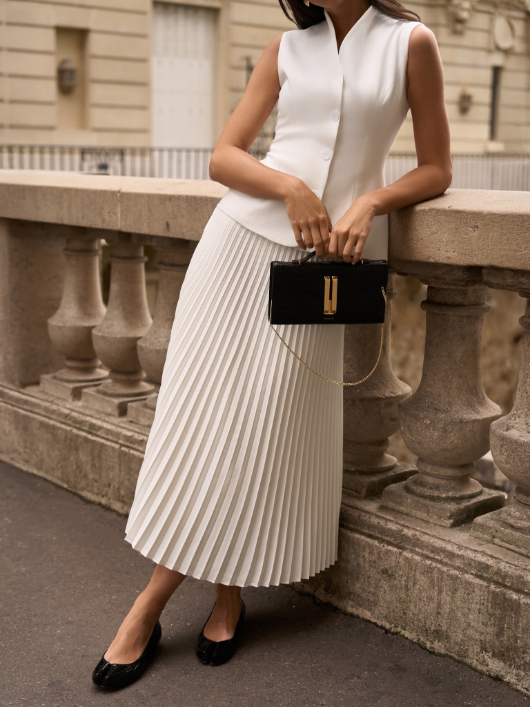 Pleated midi skirt in light fabric