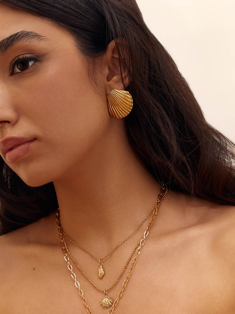 Shell stud earrings