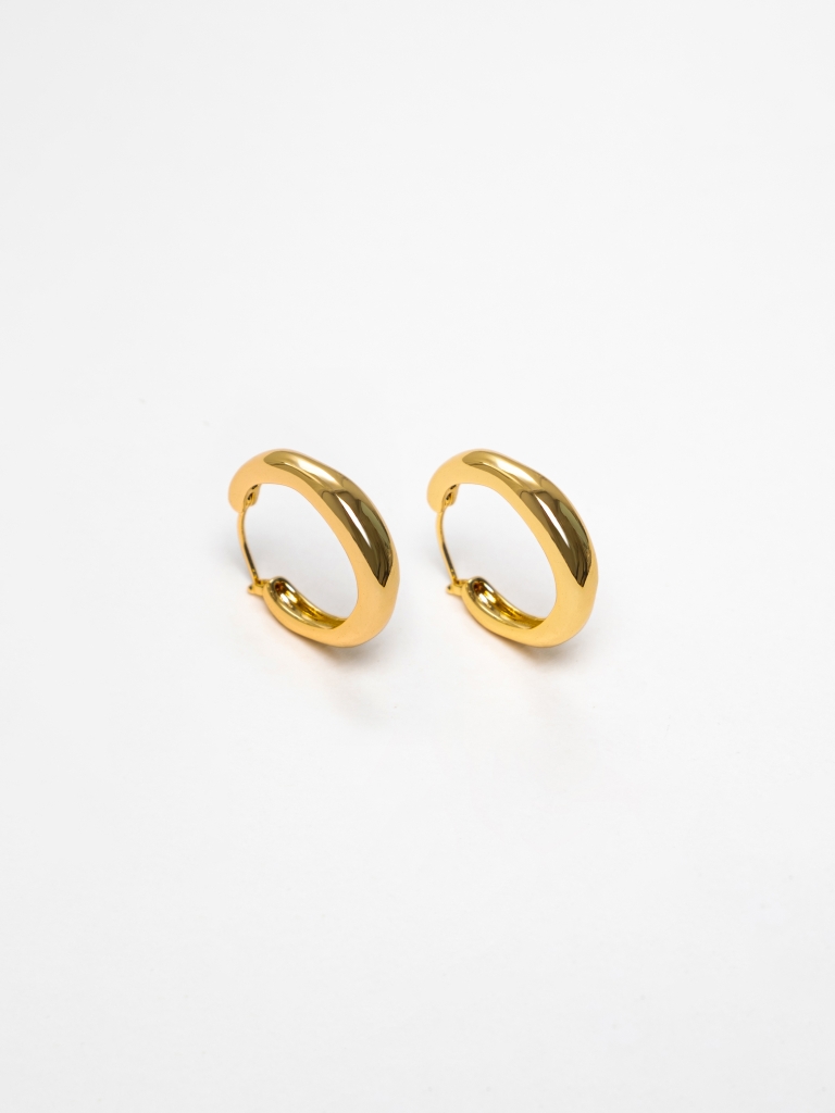 Curved hoop earrings