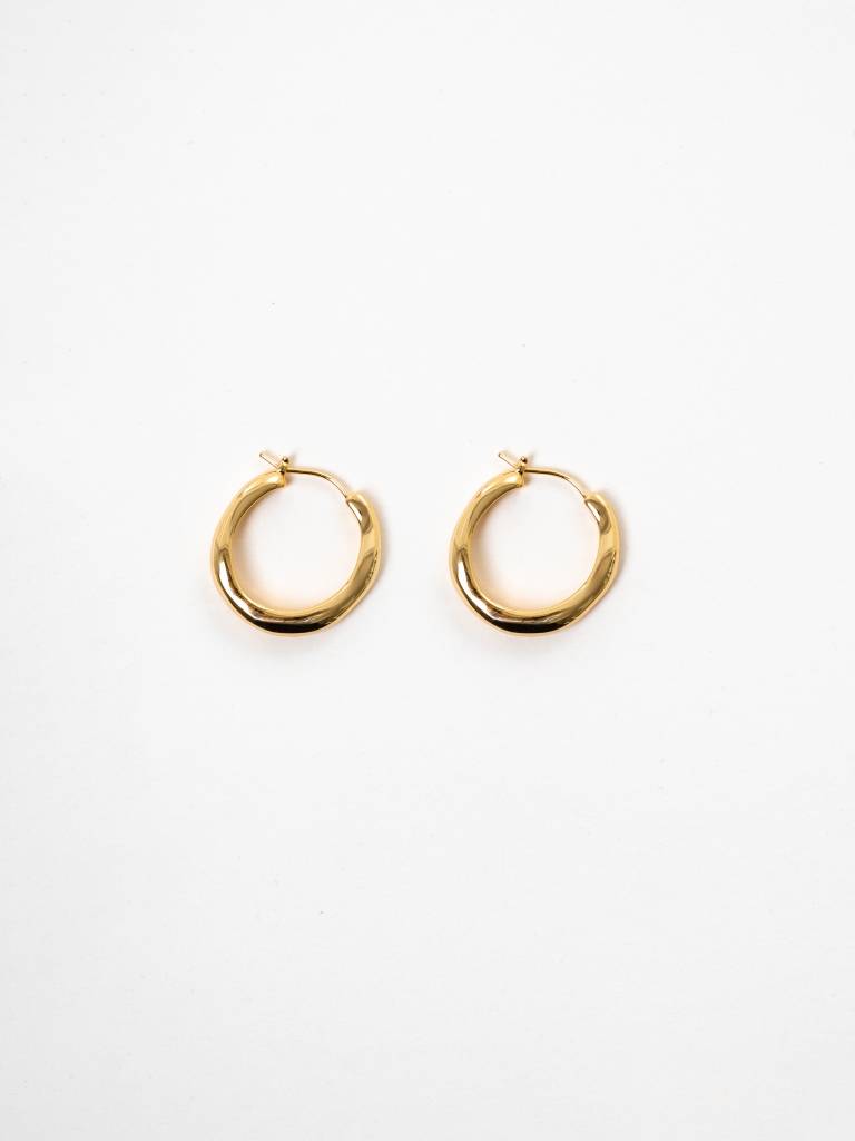 Curved hoop earrings