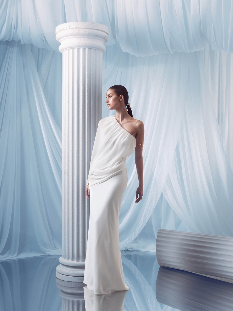 Платье макси с кейпом на одно плечо