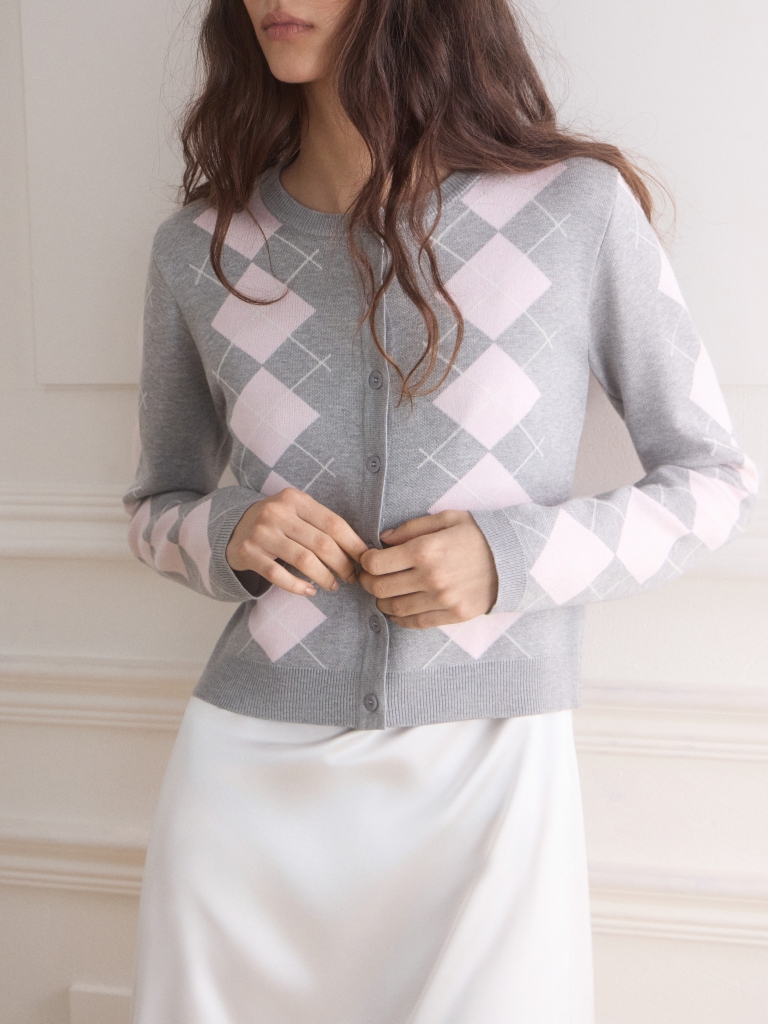 Straight cardigan with contrasting ornaments
