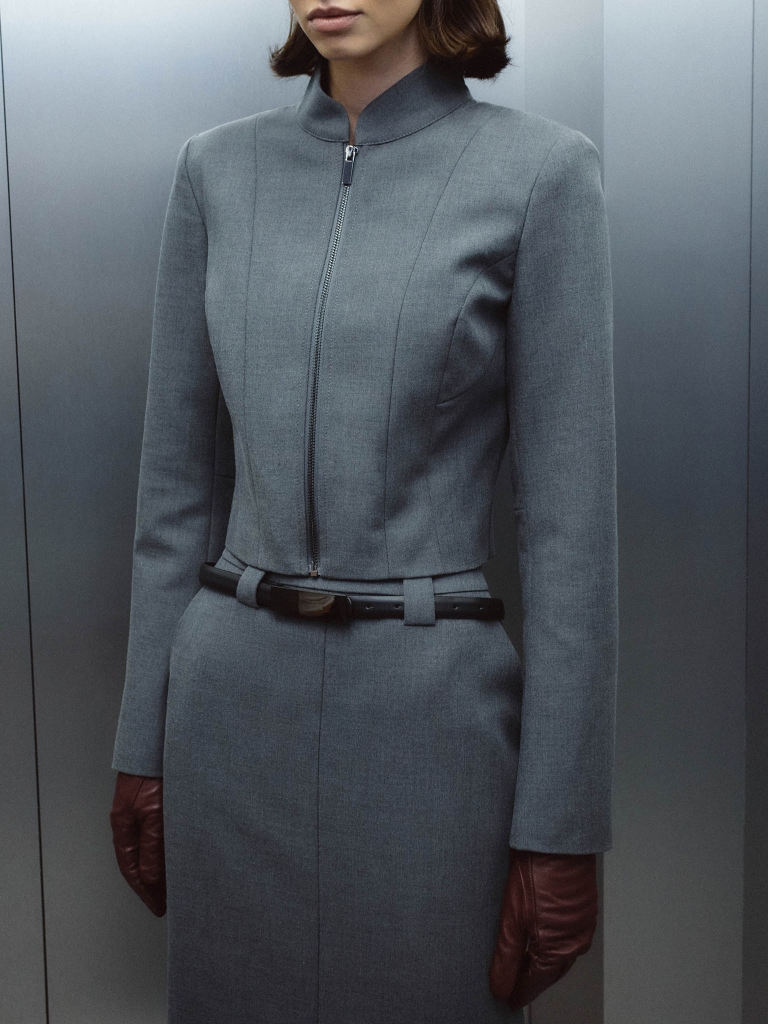 Fitted single-breasted zip-up jacket