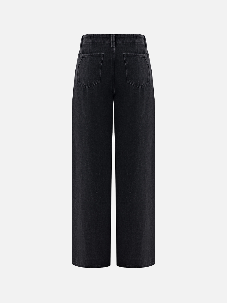 Loose fit low rise jeans