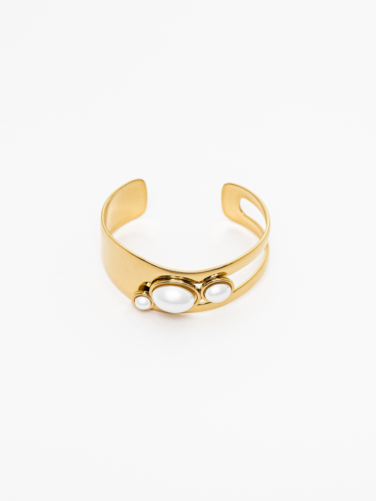 Metal bracelet with voluminous stones