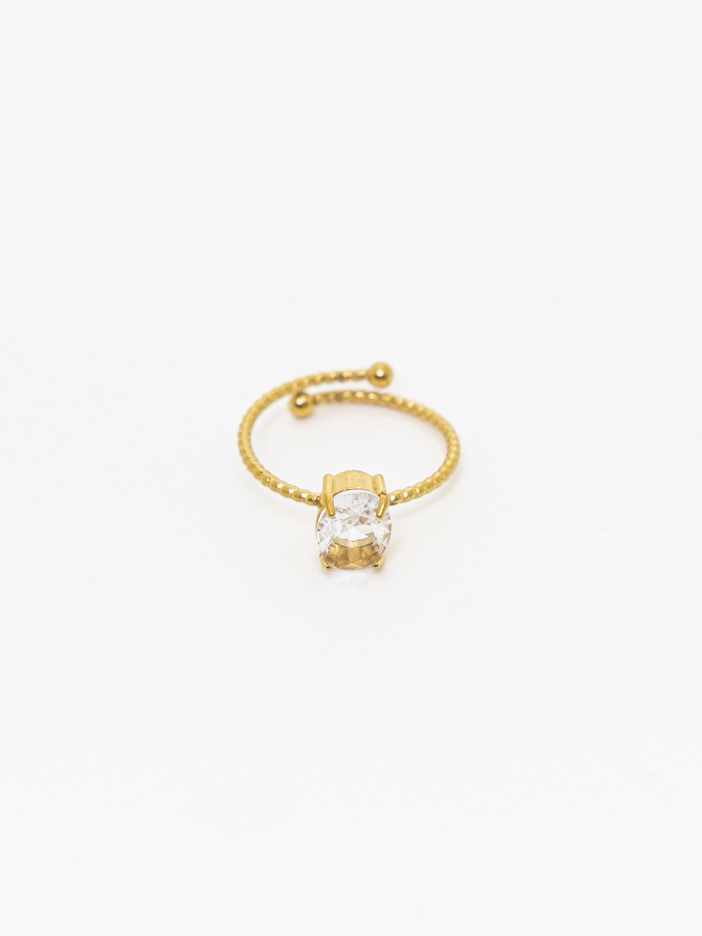 Slim ring with oval stone
