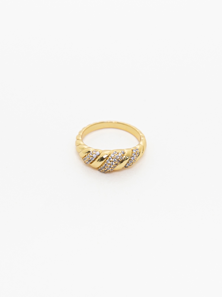Twisted golden ring with rhinestones