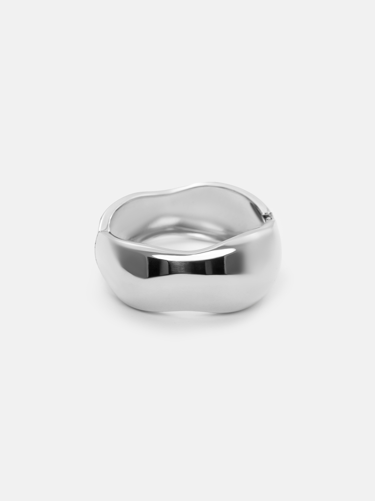 Curved round bracelet