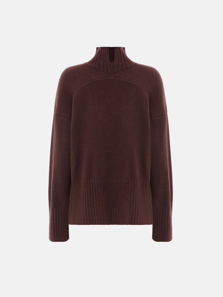 Loose smooth knitted jumper with ribbed detailing