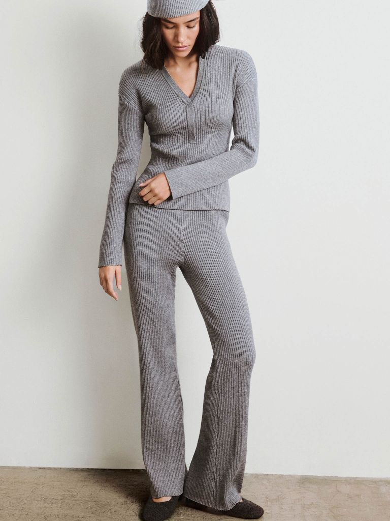 Flared rib-knit trousers