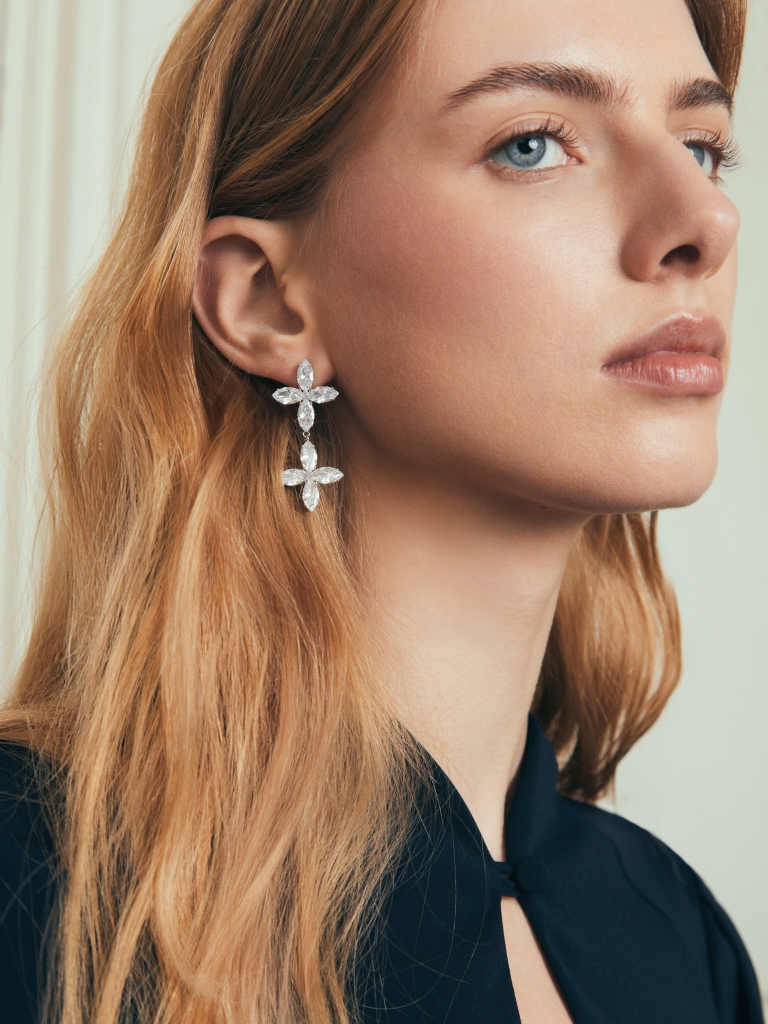 Stud earrings with large crystals