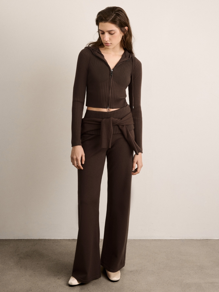 Flared knitted trousers