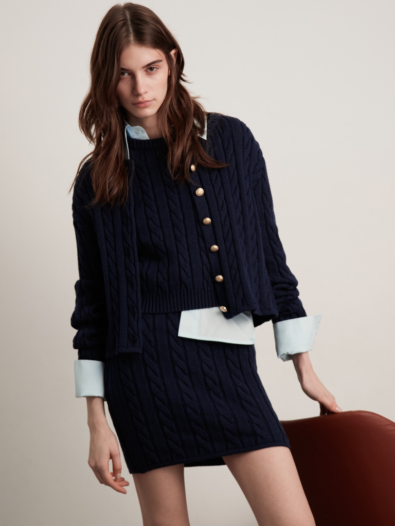 Straight textured knitted mini skirt