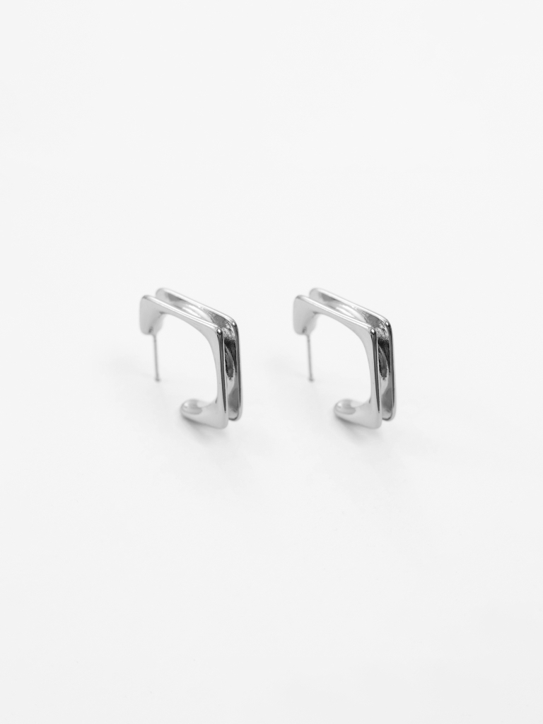 Square-shaped half-hoop earrings