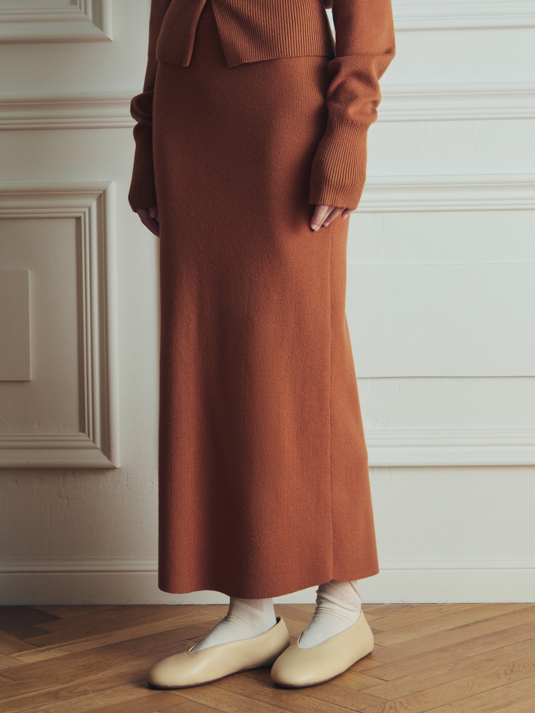 Straight knitted maxi skirt