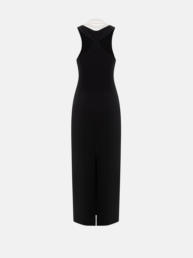 Maxi dress with cut-outs on the back and pearl necklace