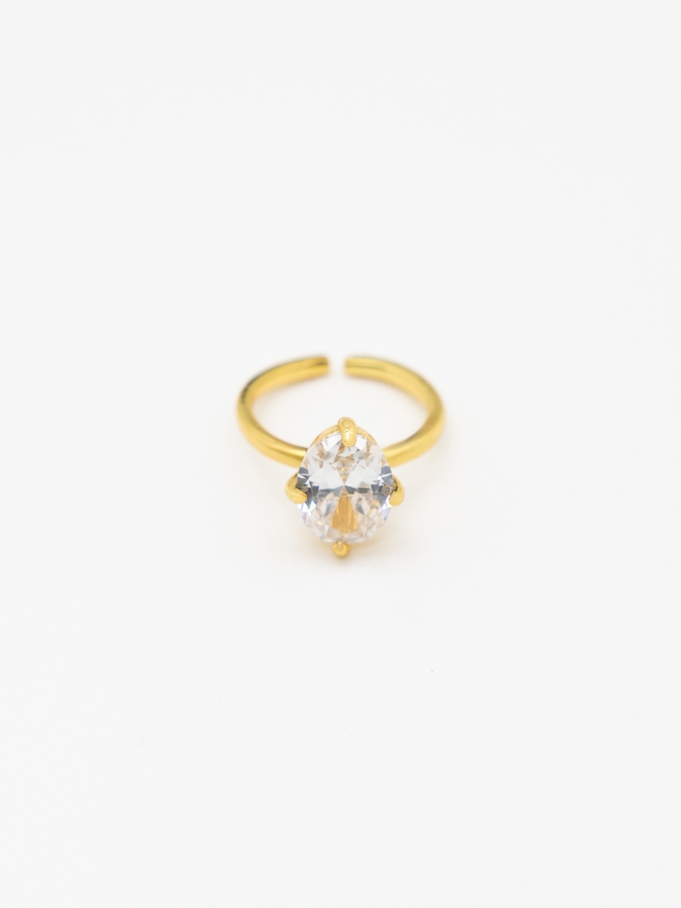Slim ring with oval stone