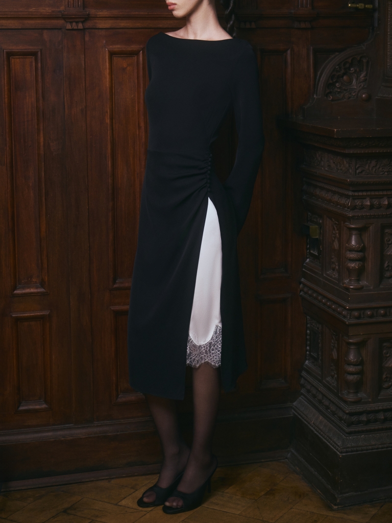 Midi dress with contrasting insert on the skirt