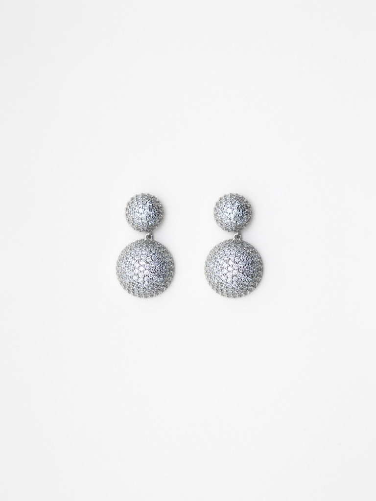 Voluminous hemispherical stud earrings