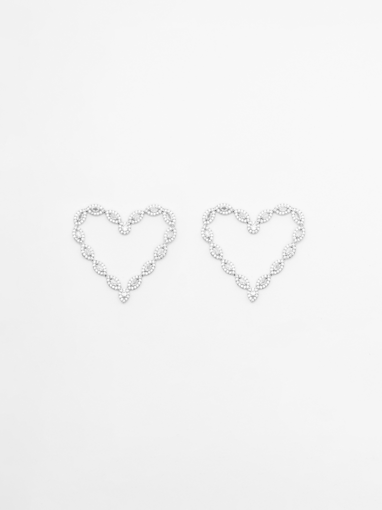 Voluminous heart-shaped earrings