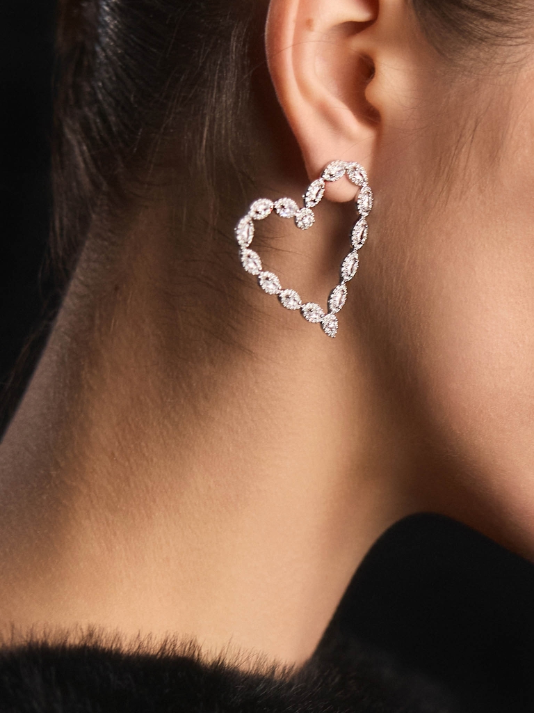 Duże kolczyki w kształcie serc