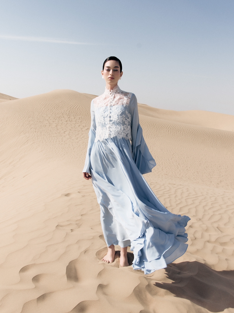 Lightweight maxi dress with lace bodice