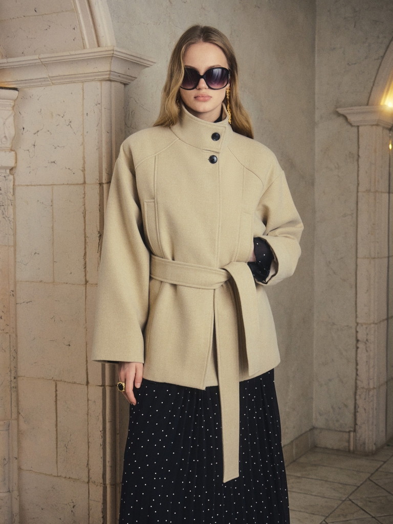 Short single-breasted coat with matching belt