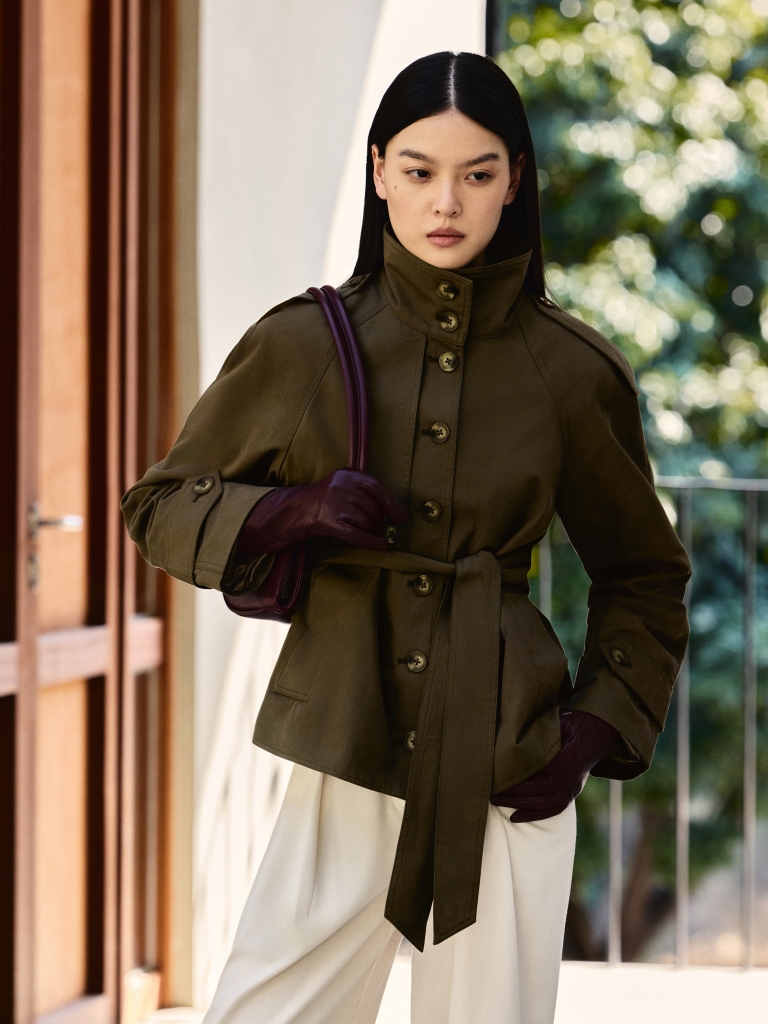 Short trench coat with high collar and matching belt