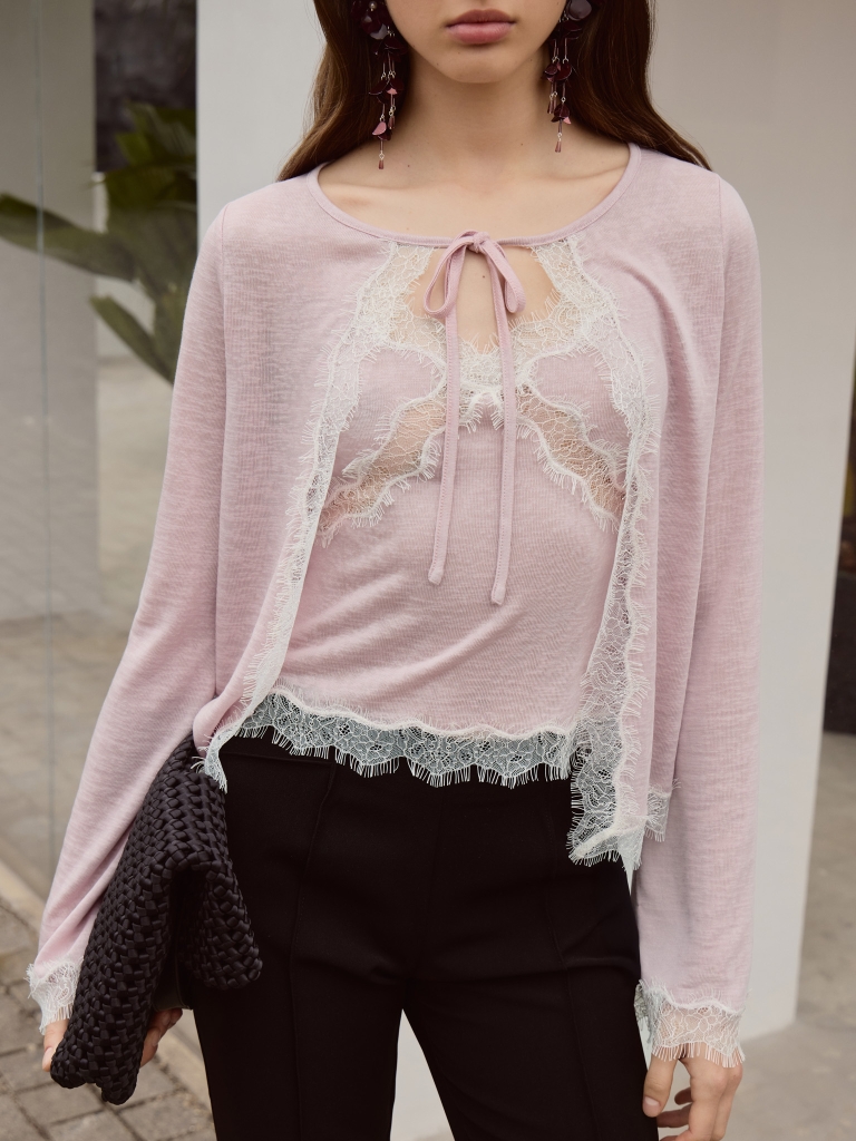 Трикотажный кардиган с кружевным декором и завязками