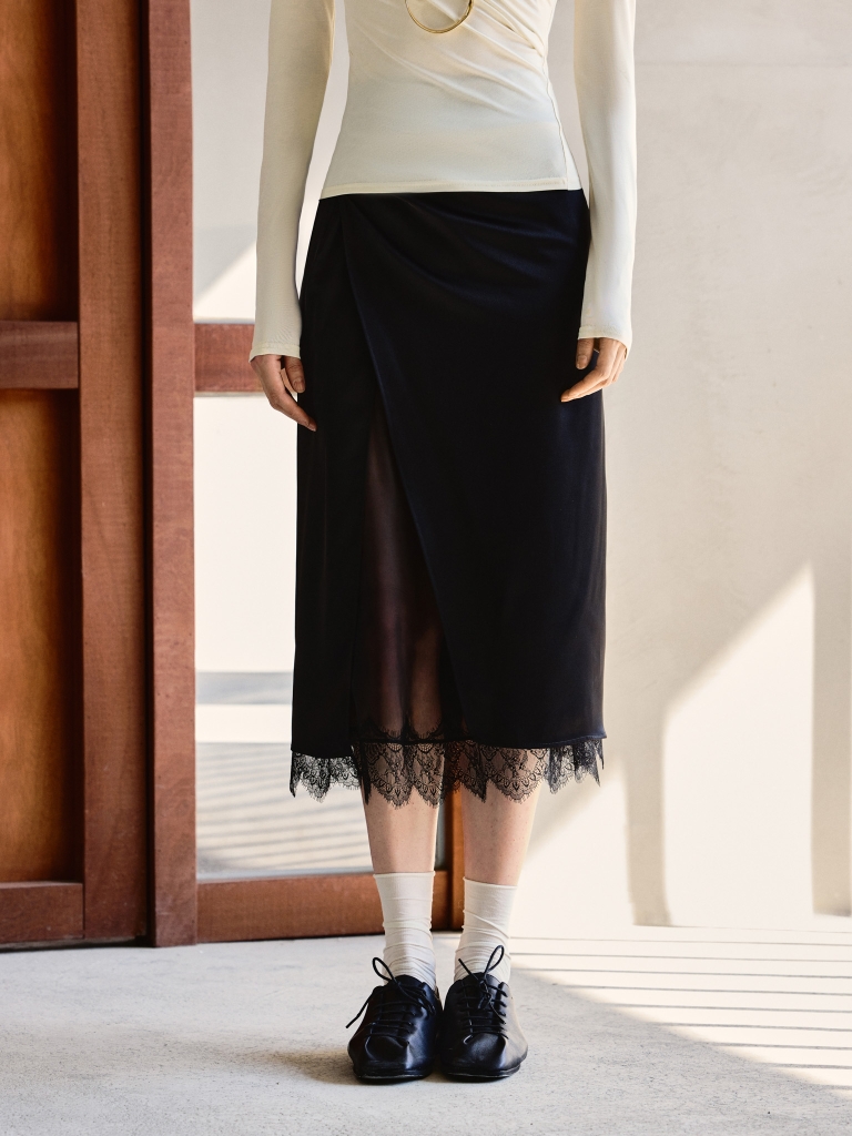 Satin midi skirt with lace trim