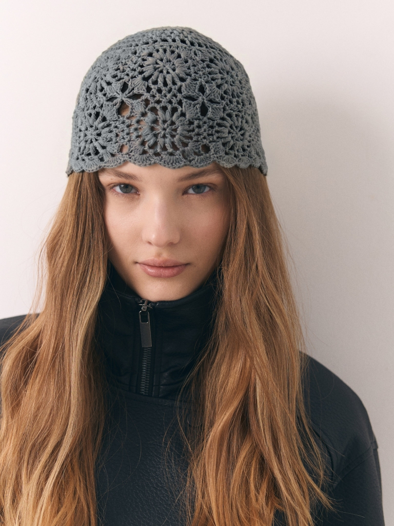 Декоративная панама ажурной вязки