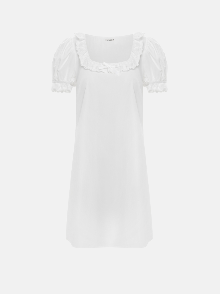 Платье мини из легкой ткани с ажурными оборками