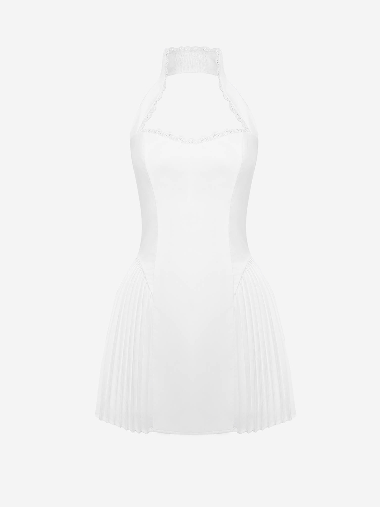 Robe mini à bretelles avec des empiècements plissés sur la jupe