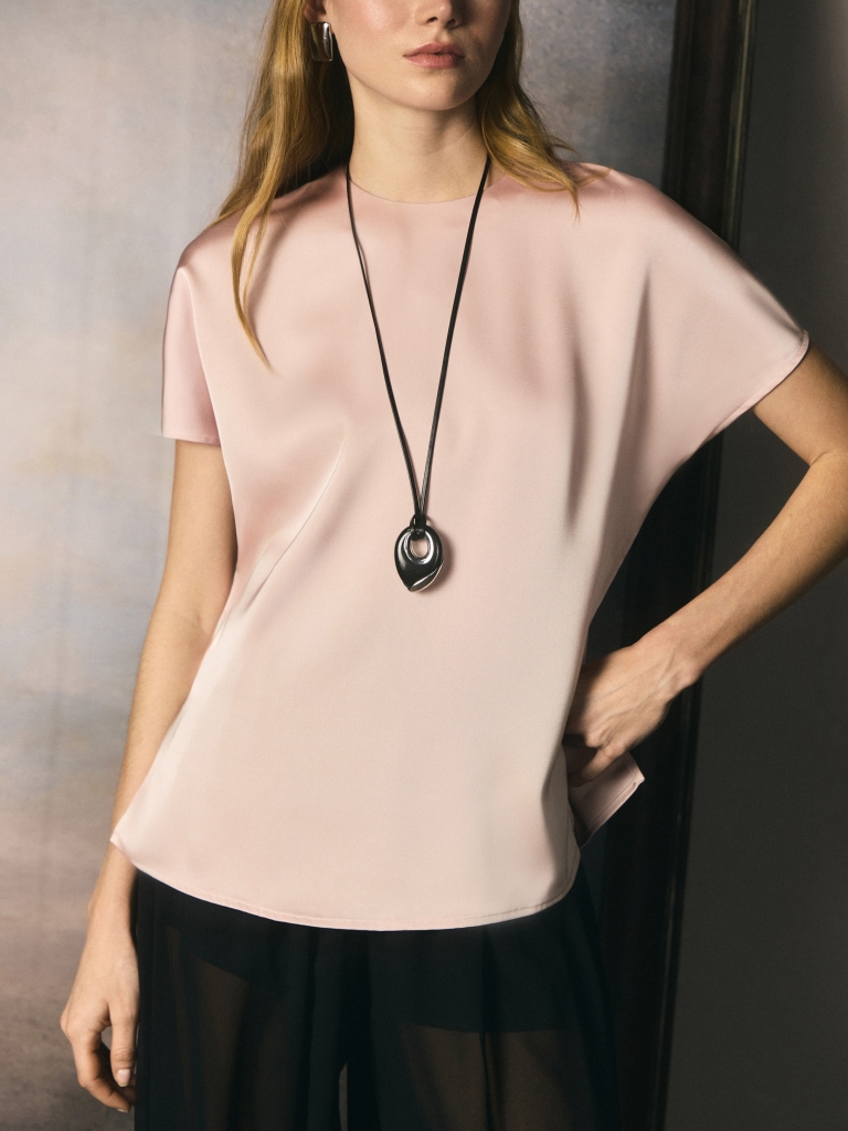 Блуза из гладкой ткани с цельнокройными рукавами