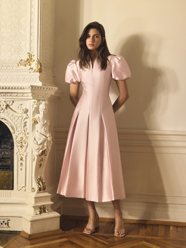 Midi dress with puff sleeves and puffy skirt