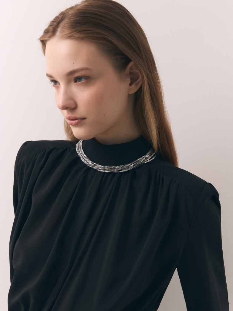 Multi-layered silvertone chain