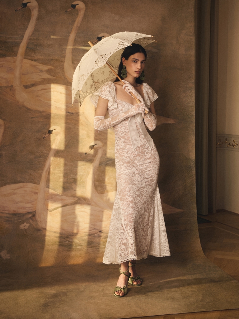 Midi-Kleid aus Spitze mit Kurzärmeln und Satinschleife