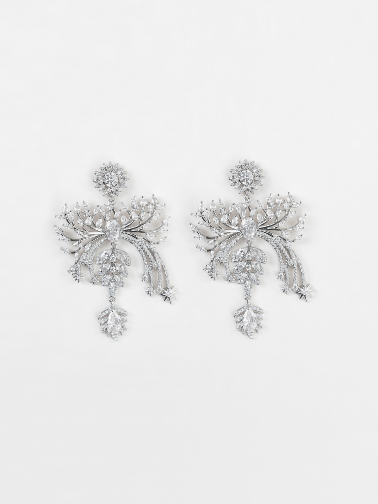 Intricate stud earrings with different-sized stones
