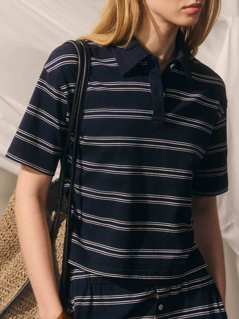 Loose-fitting cotton polo shirt with contrasting stripes