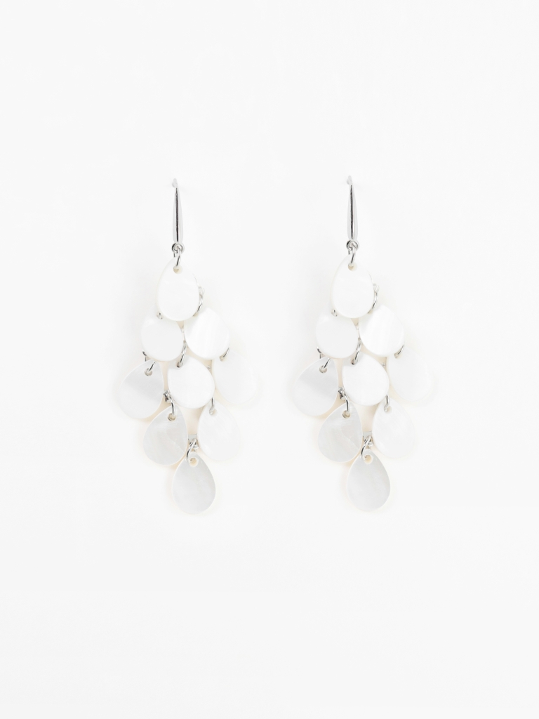 Stud earrings with pearl pendants