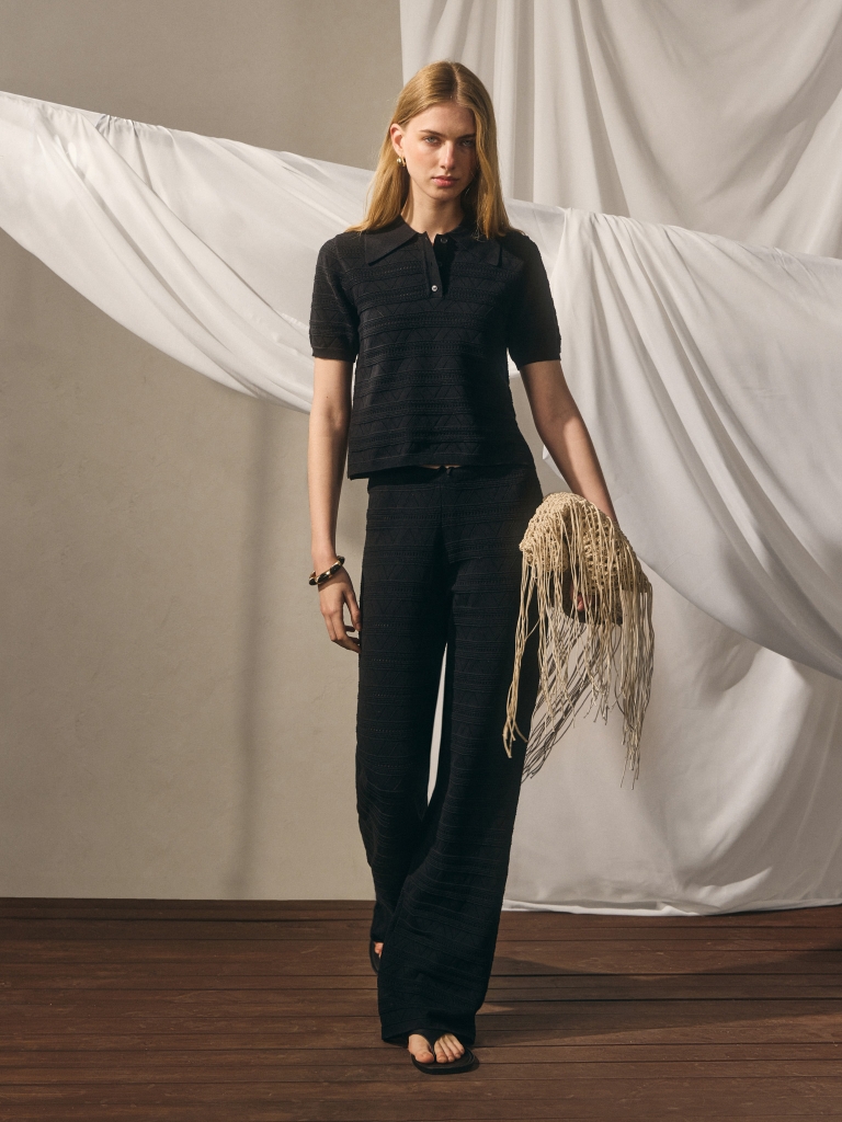 Knitted polo shirt with geometric pattern