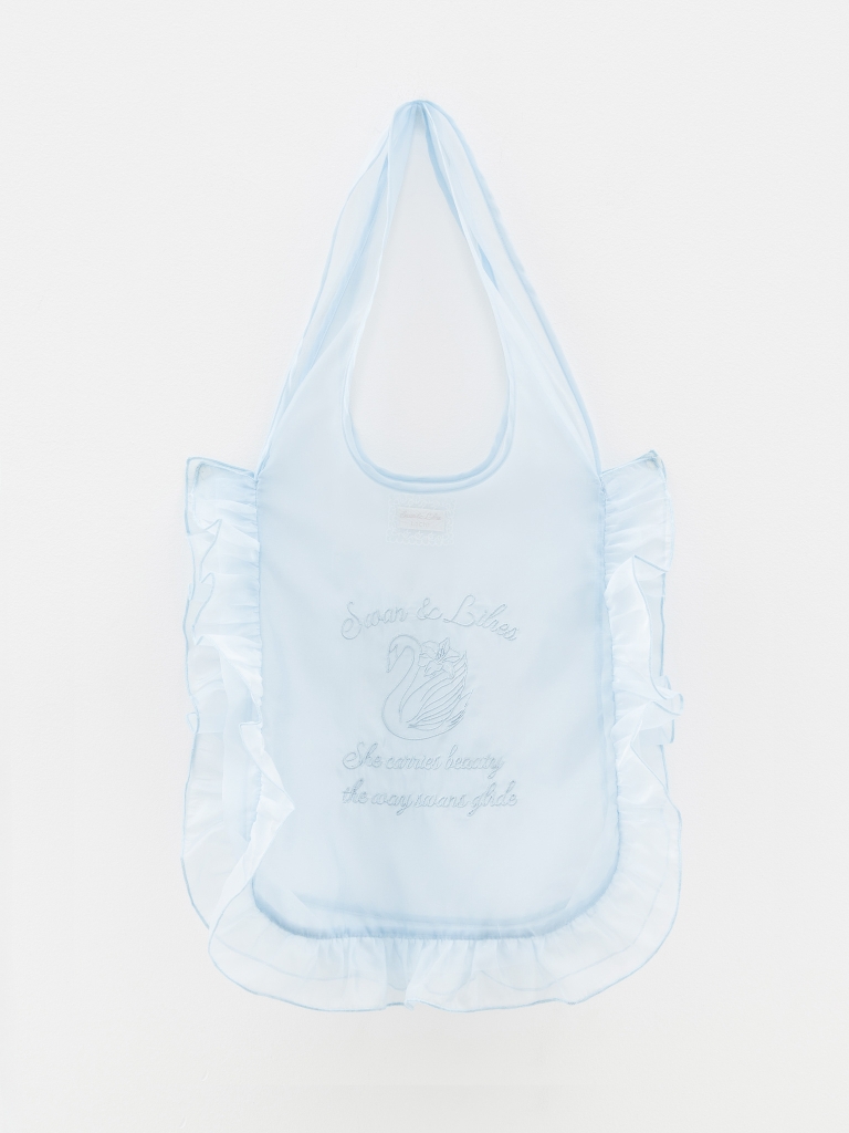 Chiffontasche mit Rüschen und Stickerei