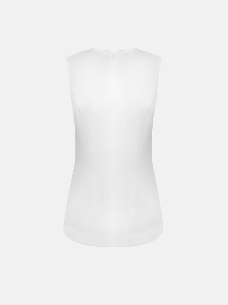 Fitted viscose top with decorative detailing on the collar